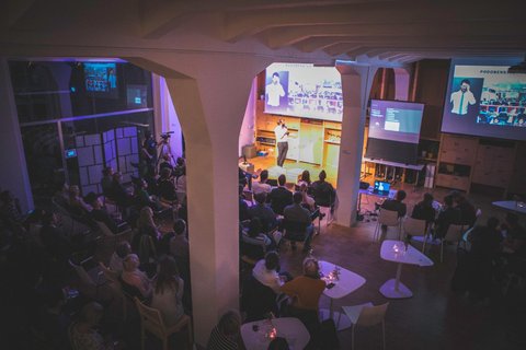 Impact Hub Praha D10 - Open space - náhled 22