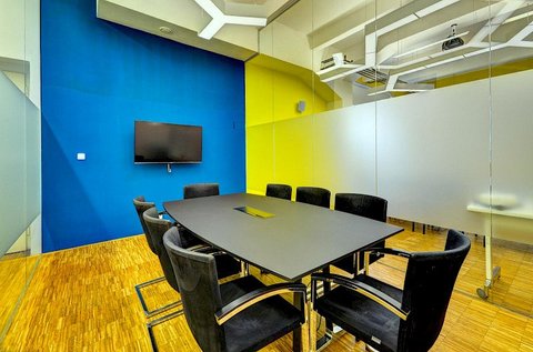 Impact Hub Praha D10 - Tyrkysová zasedačka - náhled 4