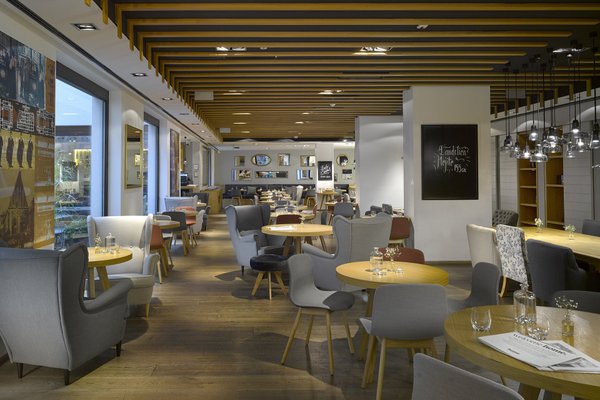 Restaurant & Bar HOME@INNSiDE by Melia Prague Old Town - náhled 1