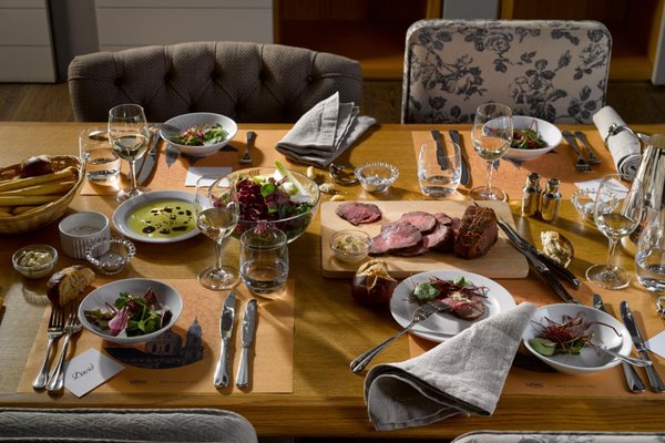 Restaurant & Bar HOME@INNSiDE by Melia Prague Old Town - náhled 7