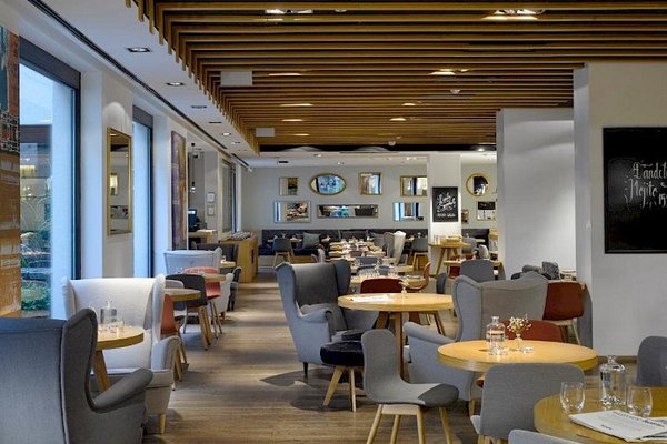 Restaurant & Bar HOME@INNSiDE by Melia Prague Old Town - náhled 20