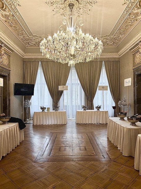 Kaiserštejnský Palác - Křišťálový sál - náhled 5