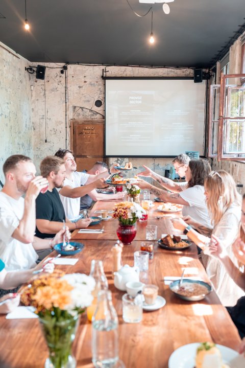 Kavárna co hledá jméno - náhled 25