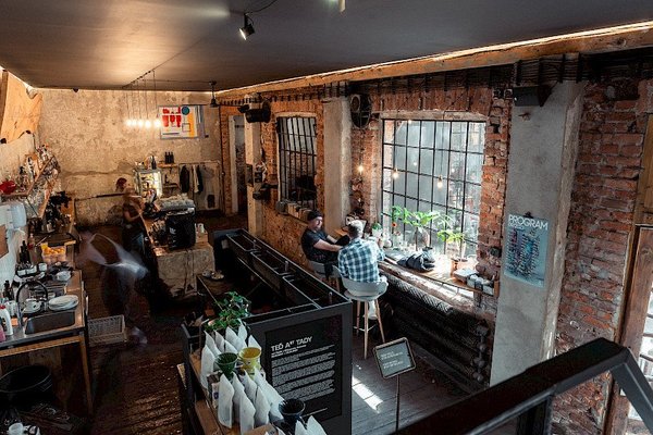 Hlavní prostor kavárny@Kavárna co hledá jméno - náhled 11