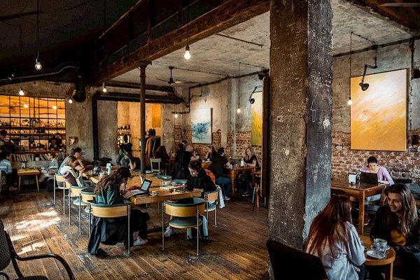 Hlavní prostor kavárny@Kavárna co hledá jméno - náhled 13