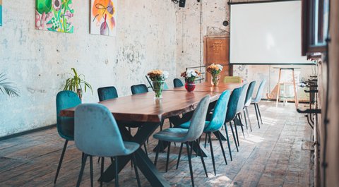 Kavárna co hledá jméno - Zasedací místnost - náhled 1