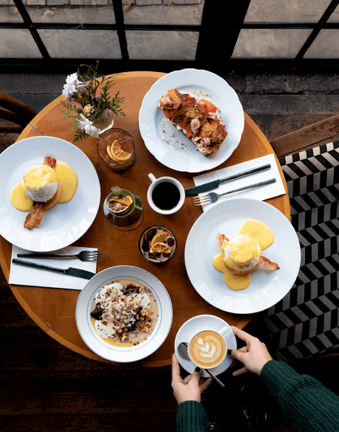 Kavárna co hledá jméno - Zasedací místnost - náhled 13