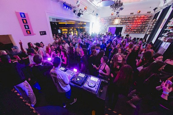 Klubovna 2. patro - náhled 8