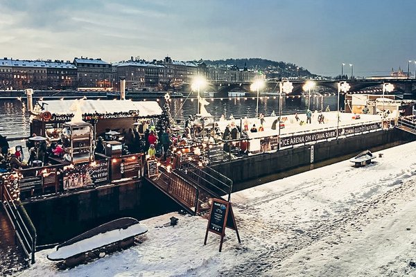 Kluziště Petra na náplavce u Vltavy - náhled 7