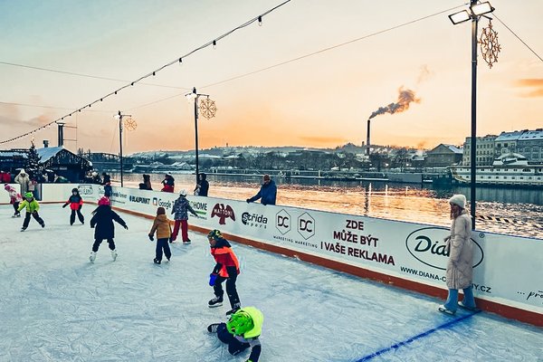 Kluziště Petra na náplavce u Vltavy - náhled 12