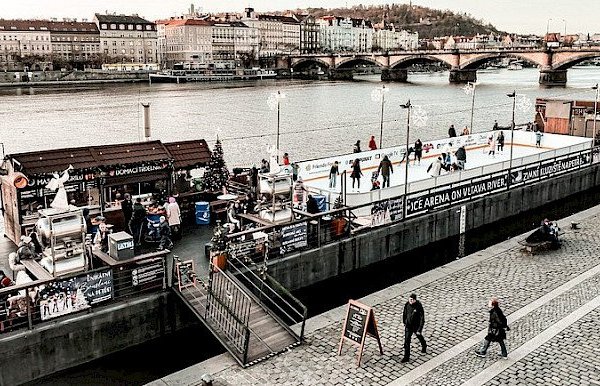 Kluziště Petra na náplavce u Vltavy - náhled 13