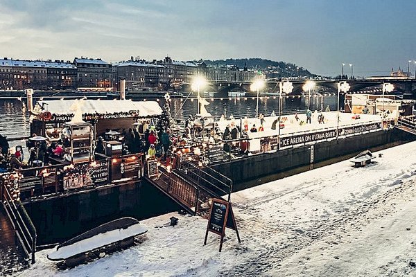 Kluziště Petra na náplavce u Vltavy - náhled 14