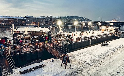 Kluziště Petra na náplavce u Vltavy - náhled 14