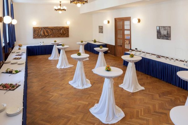 Salonek Kongresového sálu@Kongresové centrum Masarykovy koleje ČVUT - náhled 1