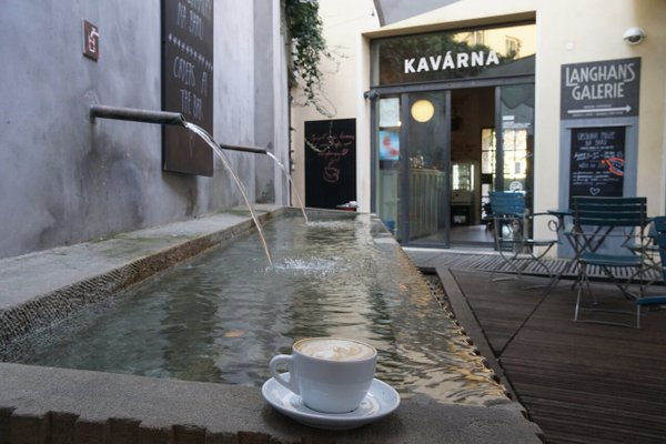 Langhans - centrum a kavárna Člověka v tísni - náhled 3
