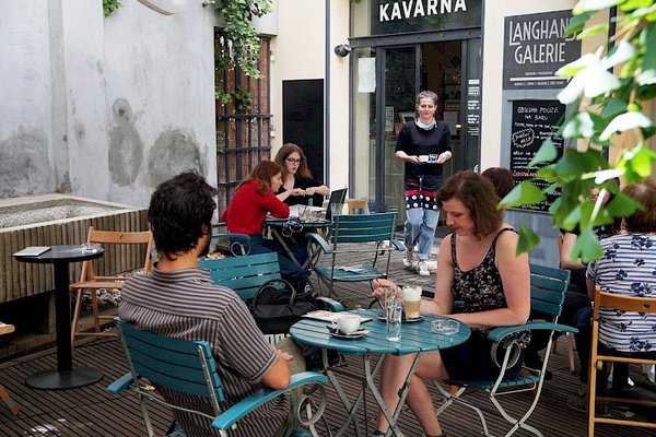 Langhans - centrum a kavárna Člověka v tísni - náhled 4