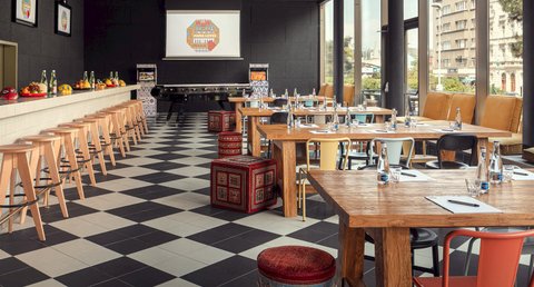 Mama Shelter Prague - Garden Bar - náhled 1