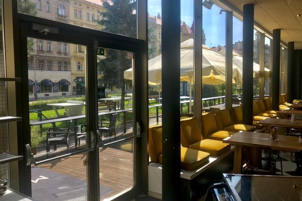 Garden Bar@Mama Shelter Prague - náhled 2