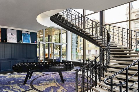 Mama Shelter Prague - Garden Bar - náhled 11