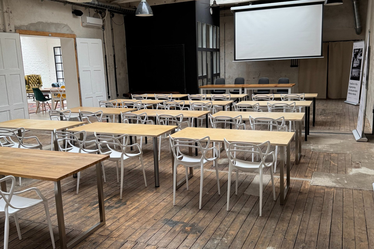 Město • Moře • Truhlárna@Město • Moře - obrázek 1