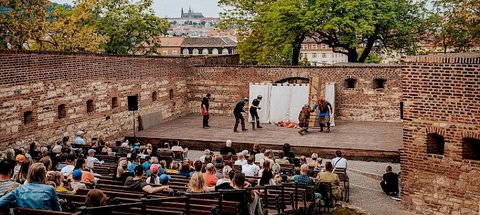 Národní kulturní památka Vyšehrad - Letní scéna na Vyšehradě - náhled 4