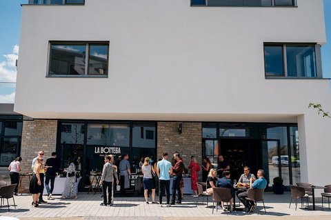 OAKS Prague - La Bottega Oaks Deli Bistro - náhled 7