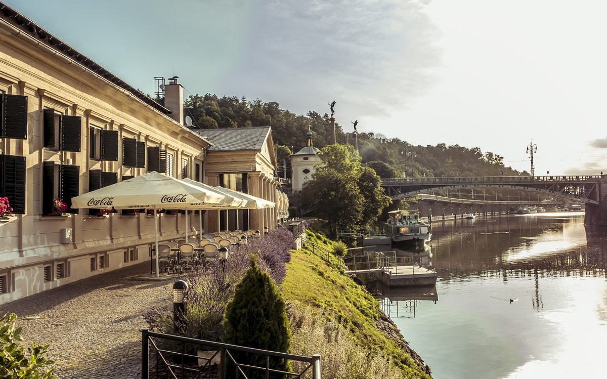 Venkovní terasy@Občanská plovárna - obrázek 1