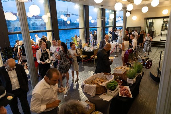 Glass gallery@Občanská plovárna - náhled 3