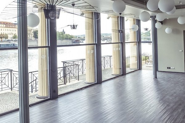 Glass gallery@Občanská plovárna - náhled 4