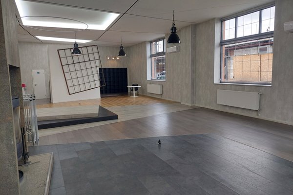 Příjemné prostory pro menší akce - náhled 7