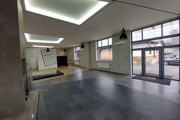 Příjemné prostory pro menší akce - náhled 11