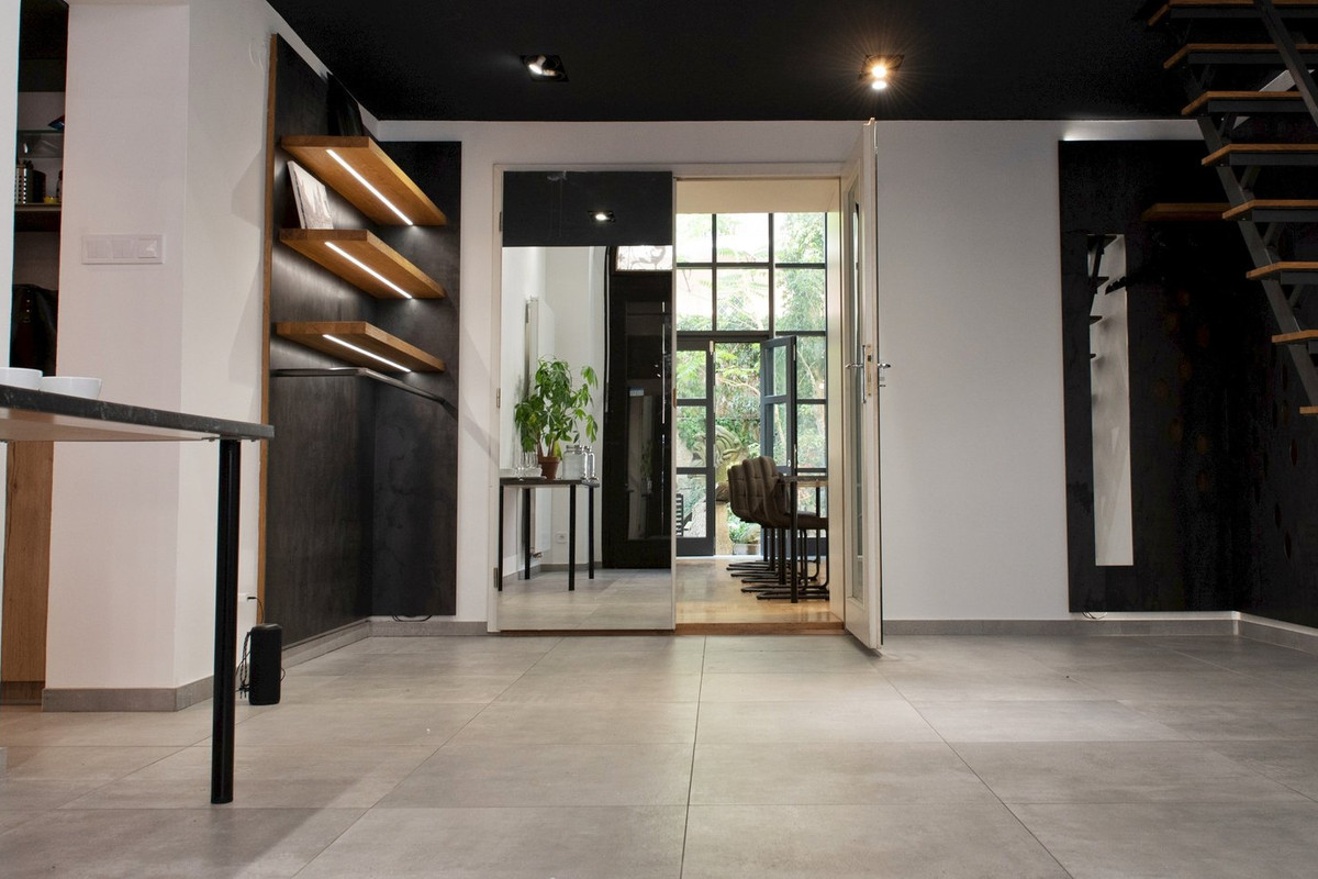 Prostor Mikovcova - obrázek 1