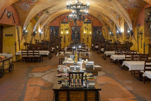 Pytloun Old Armoury Hotel Prague