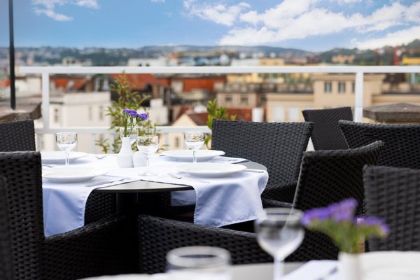 Pytloun Sky Bar & Restaurant Prague - náhled 20