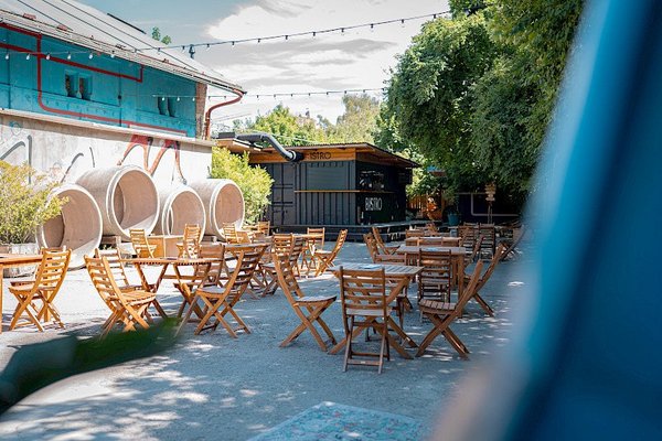 Přední zahrada a pláž@Radlická Kulturní Sportovna - náhled 24