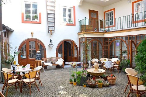 Rainbow's End Cafe and Art Garden - náhled 6