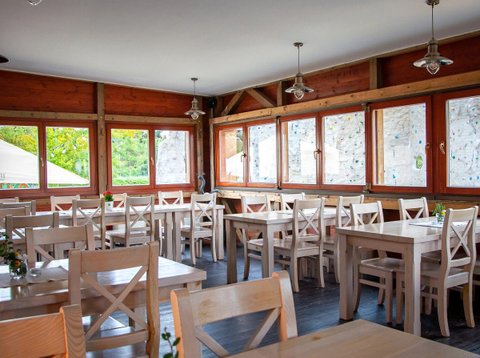 Restaurace & areál Gutovka - Galerie restaurace - náhled 1