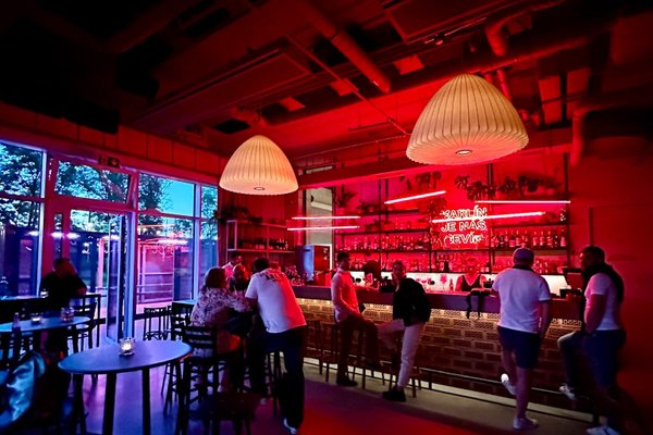 Neformální industriální prostor v Karlíně - náhled 13