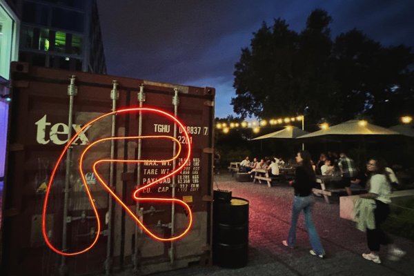 Neformální industriální prostor v Karlíně - náhled 14