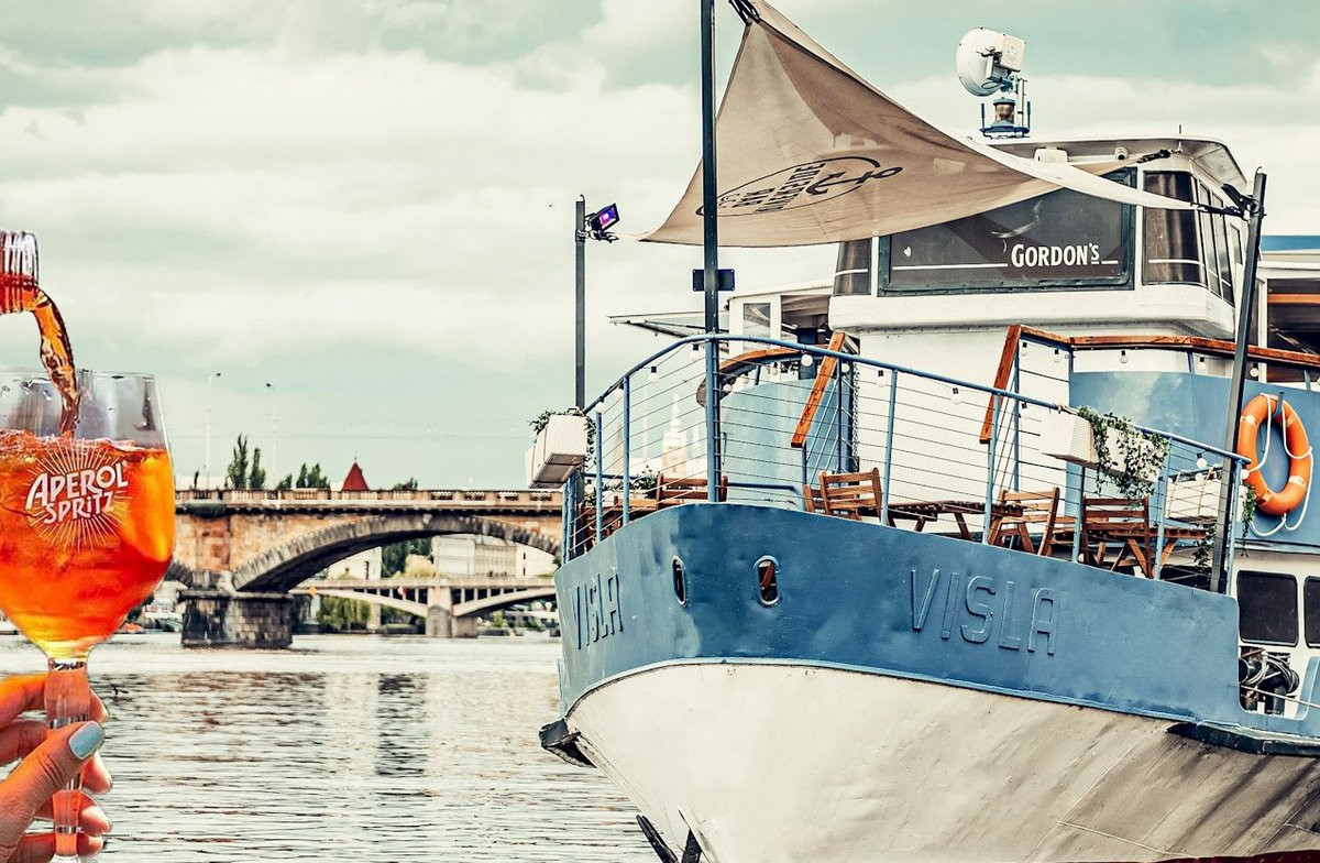 Riverside Bar - obrázek 1