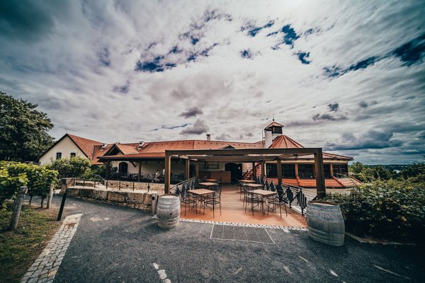 Salabka – restaurace & vinařství - náhled 19