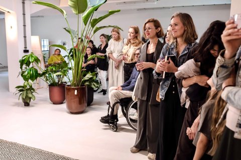 The Apartment - náhled 17