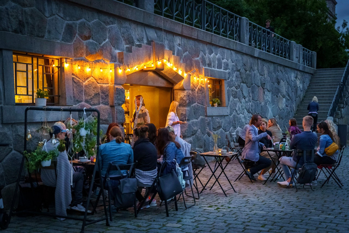 U jednoho stolu - obrázek 1
