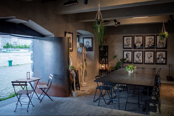 U jednoho stolu - náhled 3