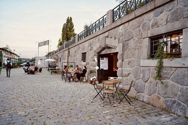 U jednoho stolu - náhled 14