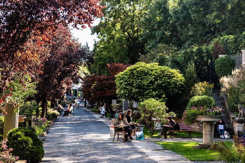 Umělecká zahrada a ateliér v Nuslích - obrázek 1