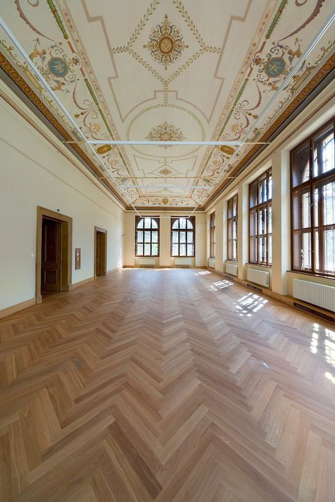 Uměleckoprůmyslové museum v Praze - Příčný sál - náhled 5