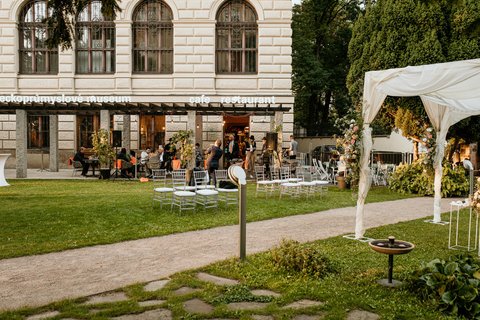 Uměleckoprůmyslové museum v Praze - Zahrada - náhled 12