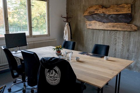 Vlny Štvanice - Co-work studio v loděnici - náhled 5